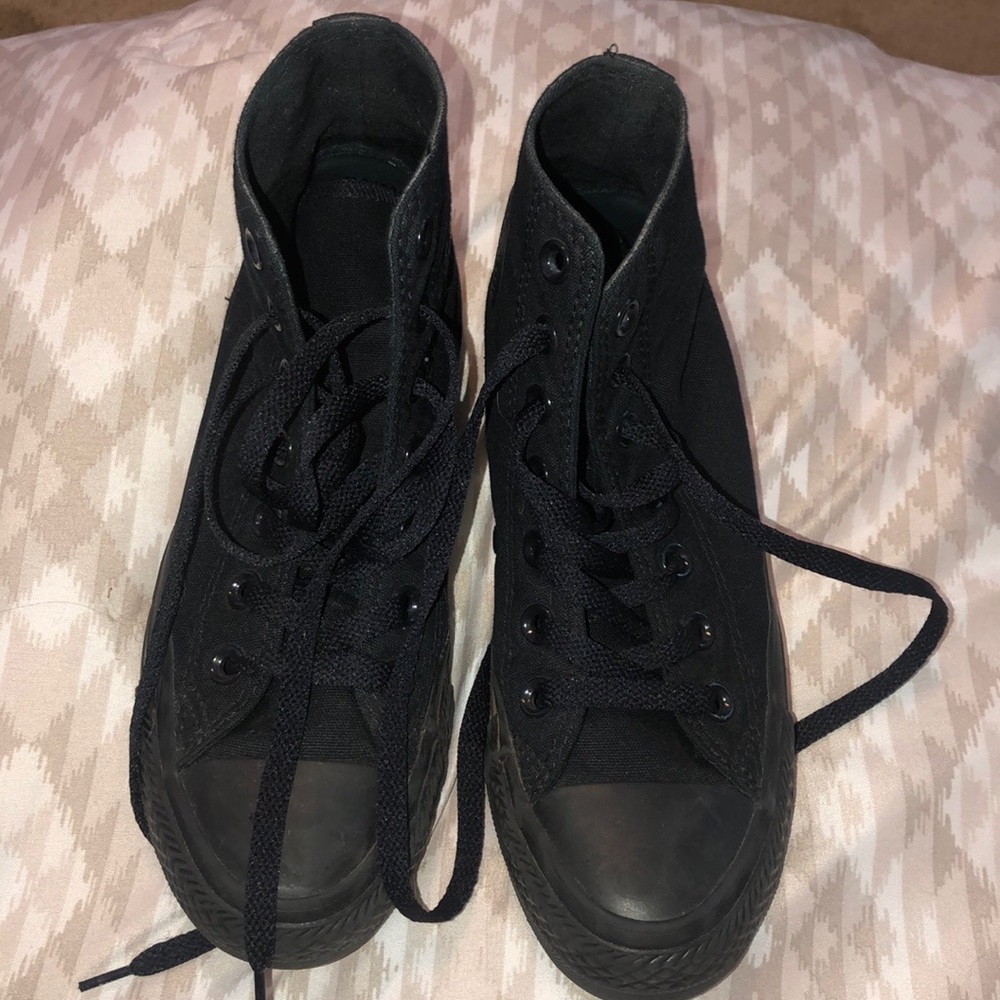 HIGH TOP CLASSIC CHUCKS CONVERSE all black!